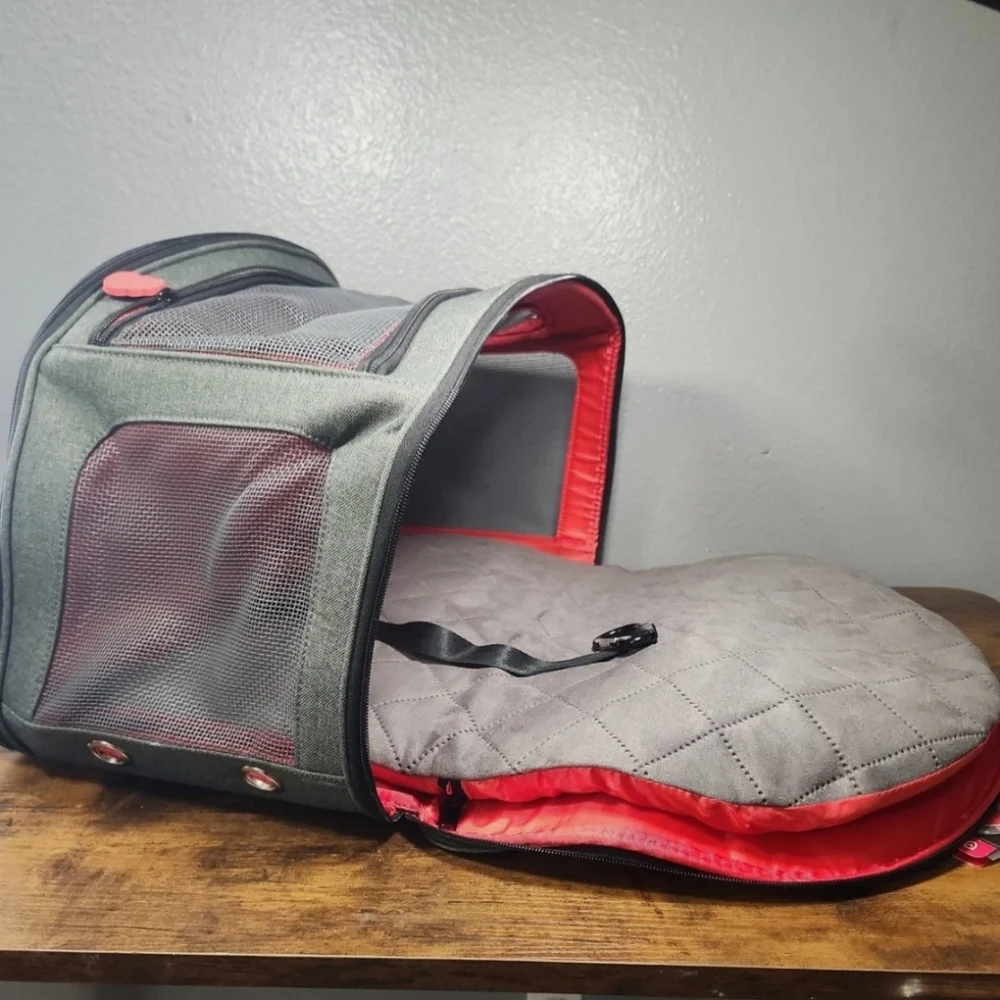 Kong 2 in 1 Pet Carrier And Travel Mat